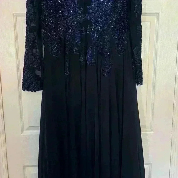 MAC DUGGAL Beaded Applique Illusion High Neck Gown Size 12 NWT Style 20385 - Picture 6 of 9